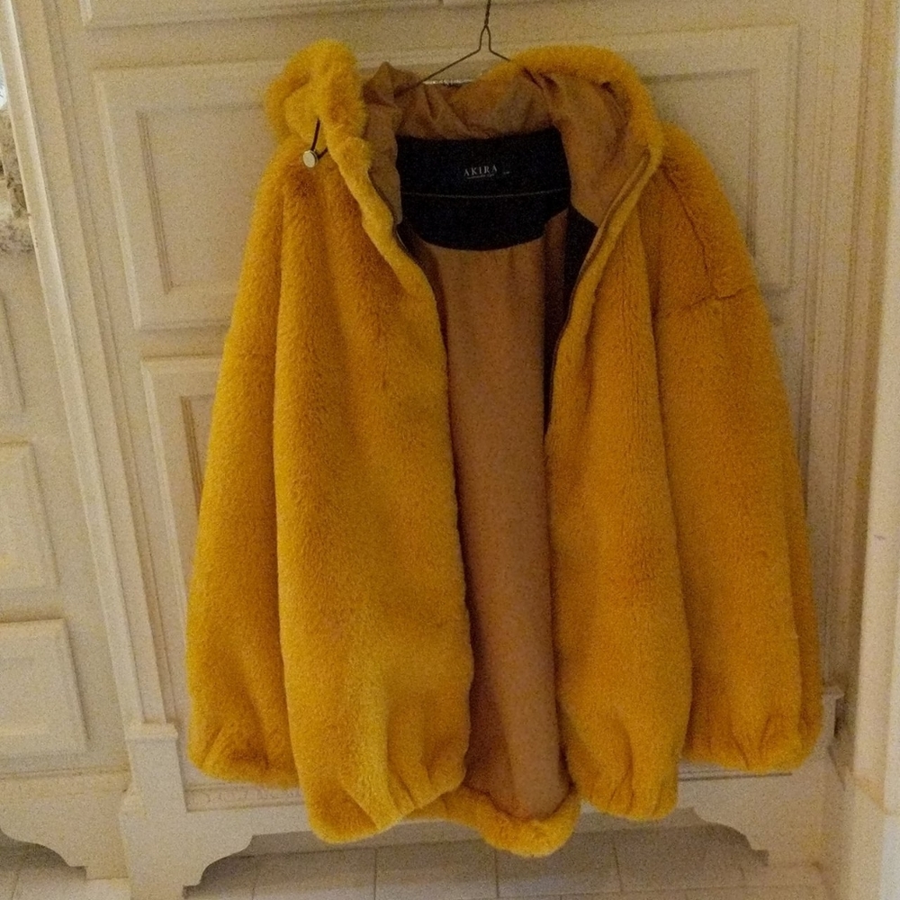 LUXURIOUS MUSTARD YELLOW FLUFFY JACKET